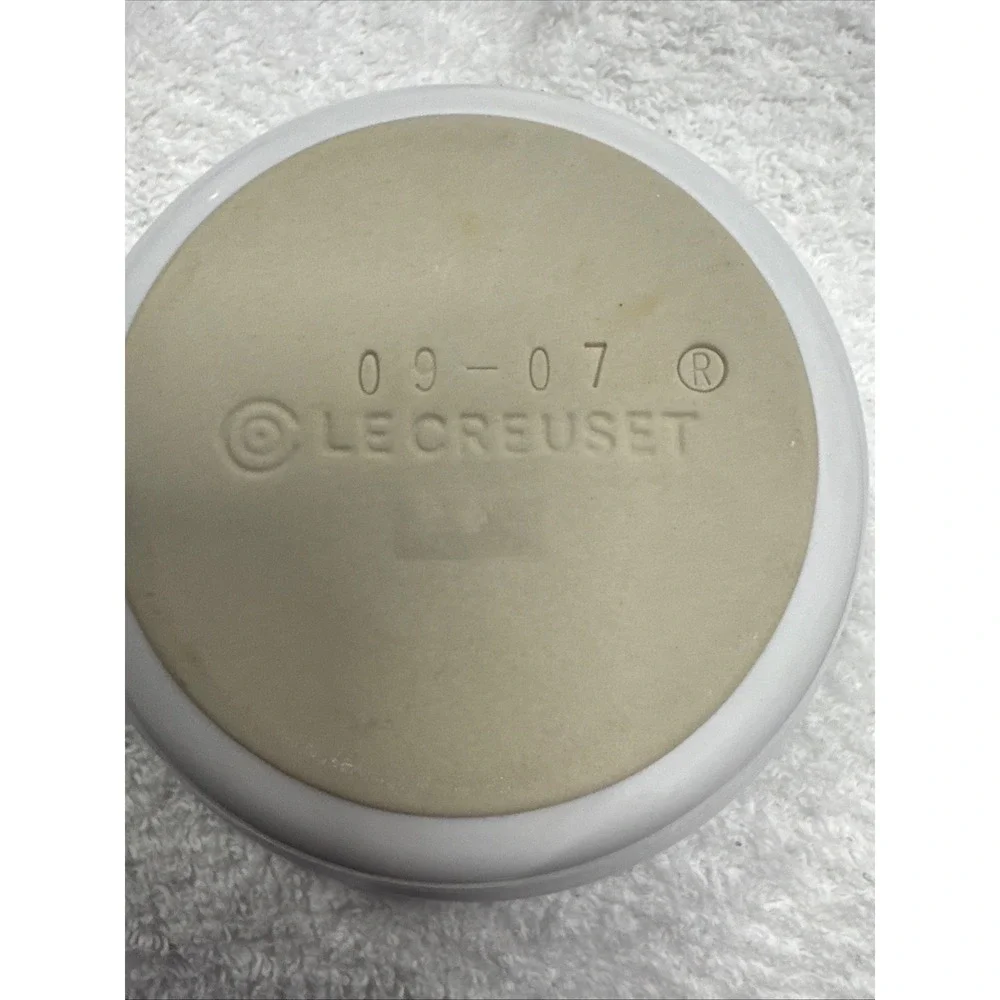 Le Creuset White Stoneware Beaded Rim Round Ramekin Baking Dish 09-07 5.5 Inch